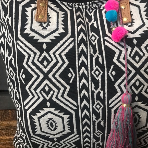 Bohemian Design Tote - Picture 2 of 10
